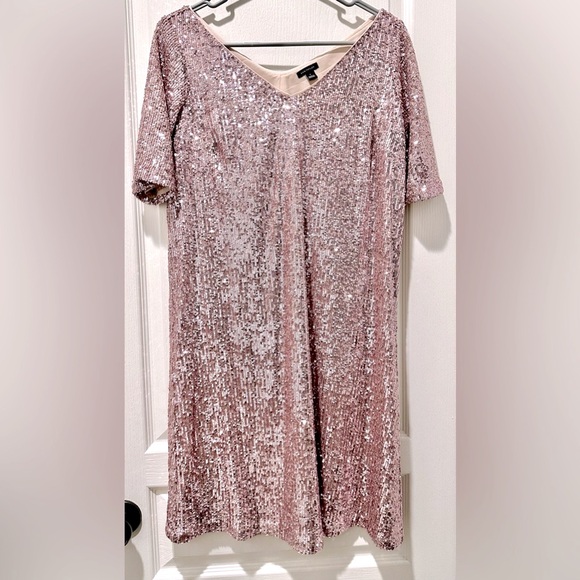 Ann Taylor Short Sleeve Pink Mini Sequin V-Neck Shift Dress - Picture 3 of 9